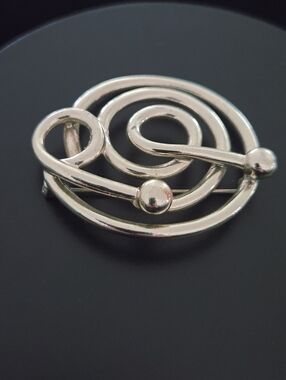 Vintage Sarah Coventry Spiral Circle Brooch Pin - Women's Jewelry